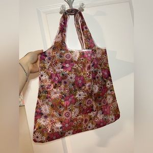 Polyester Large Foldable Portable Shopping Bag / Large Capacity Tote Bag Flowers